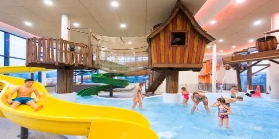 Kinderhotel mit Wasserrutschen und Softplayanlage in Bayern buchen