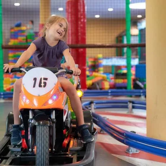 Bayerischer Wald Familienhotel mit Indoor-Spielplatz reservieren