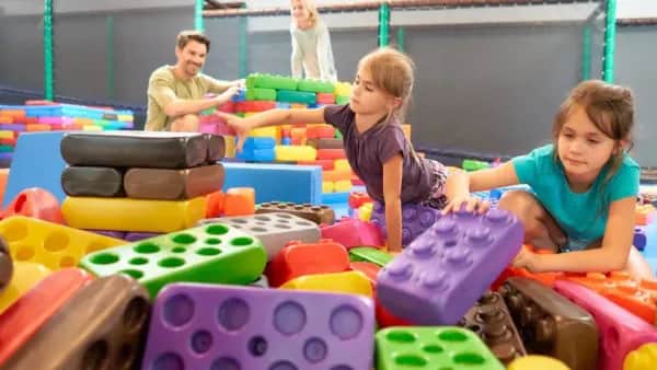 Kinderhotel mit Outdoor-Spielplatz und Kartbahn im Bayerischen Wald