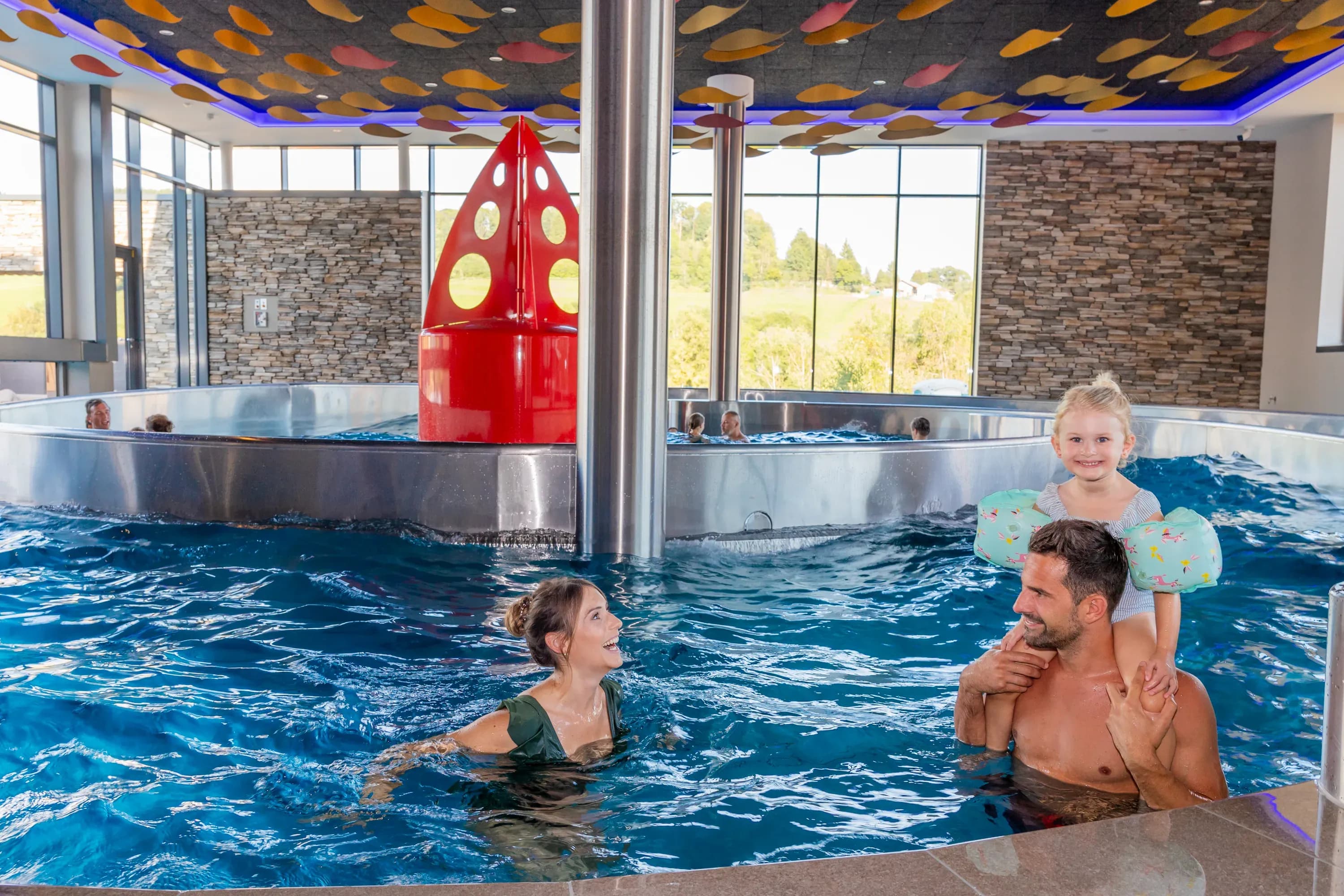 Rutschen, Wellen, Wasserspaß – das Kinderhotel mit Wasserwelt in Bayern