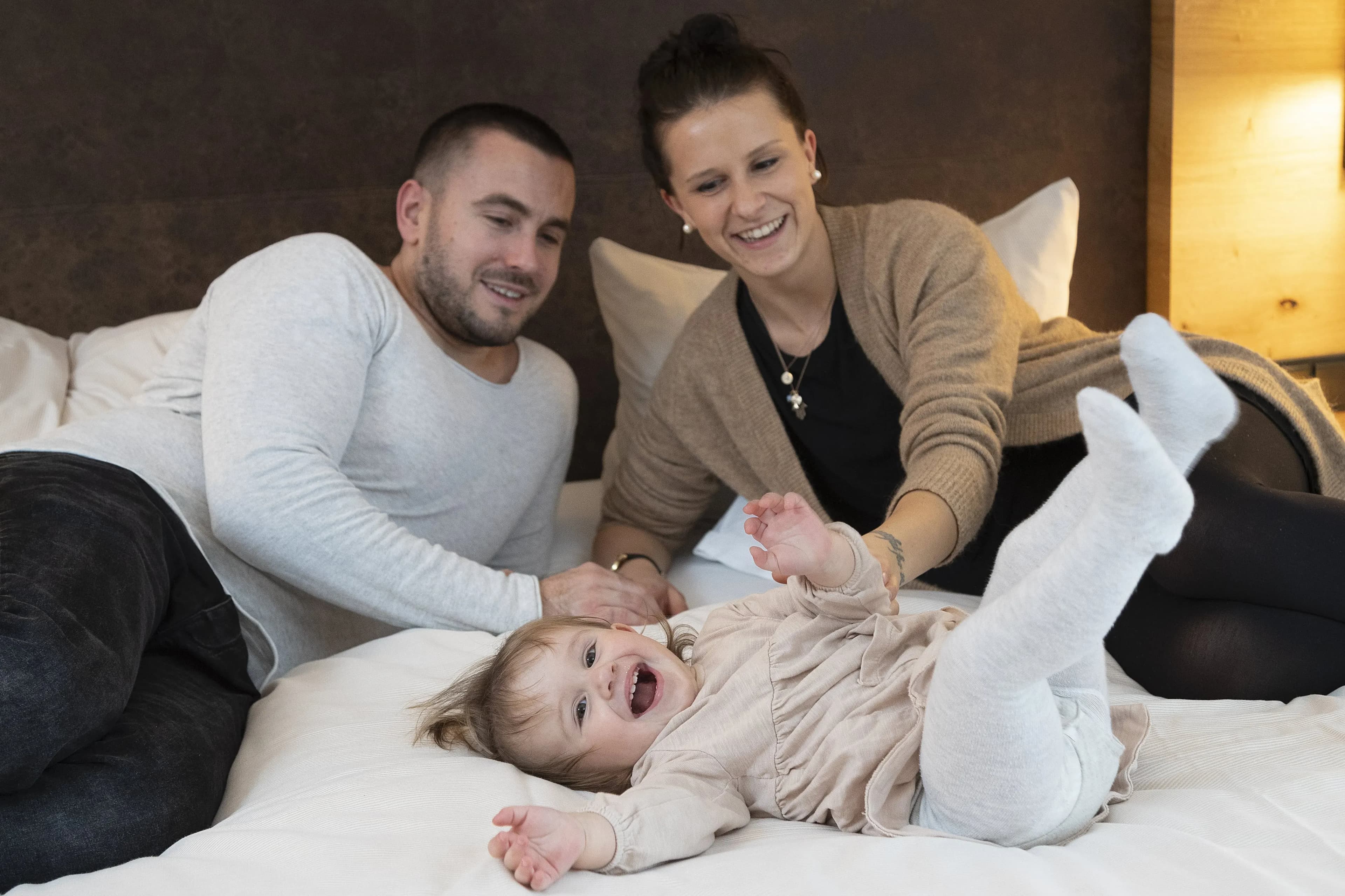 Zertifizierte Babybetreuung im Kinderhotel Schreinerhof – Geborgenheit und unvergessliche Momente für Babys und Eltern im Bayerischen Wald.