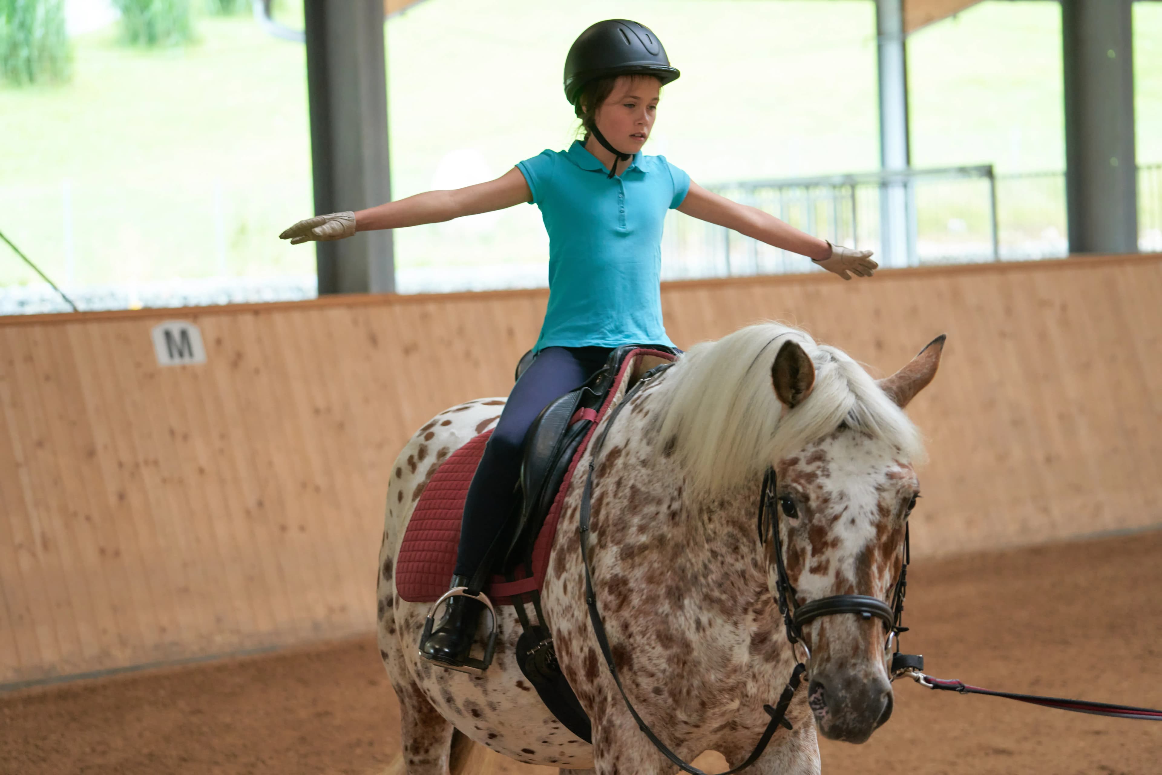 Kinderhotel mit Reithalle – wetterunabhängiger Reitspaß in Bayern