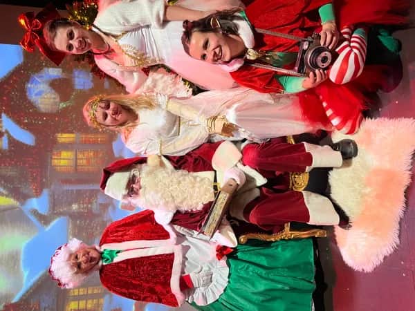 Weihnachtsshow des Animationsteams im Familienhotel Schreinerhof
